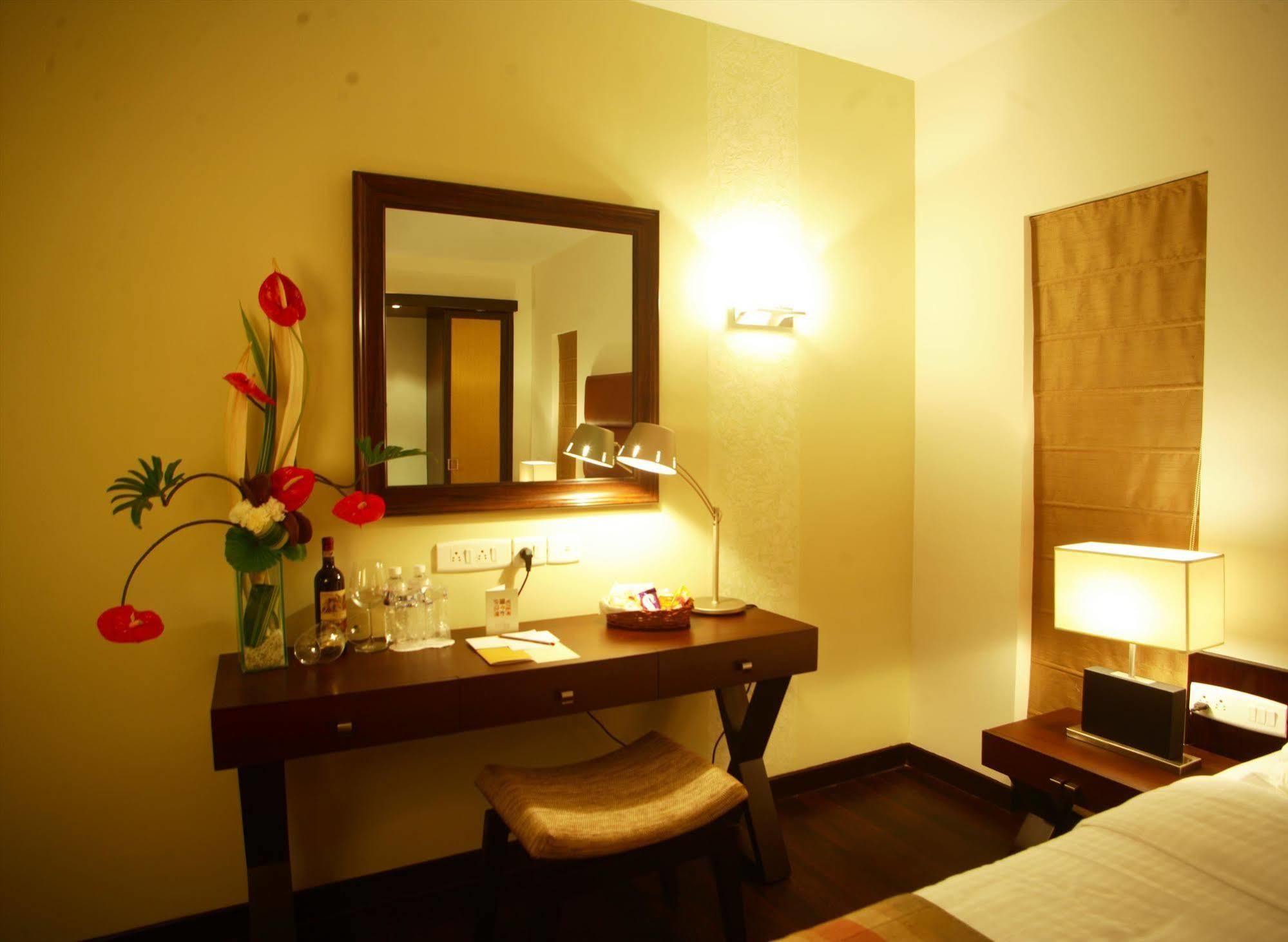 Hotel Metropole Kolkata Eksteriør bilde