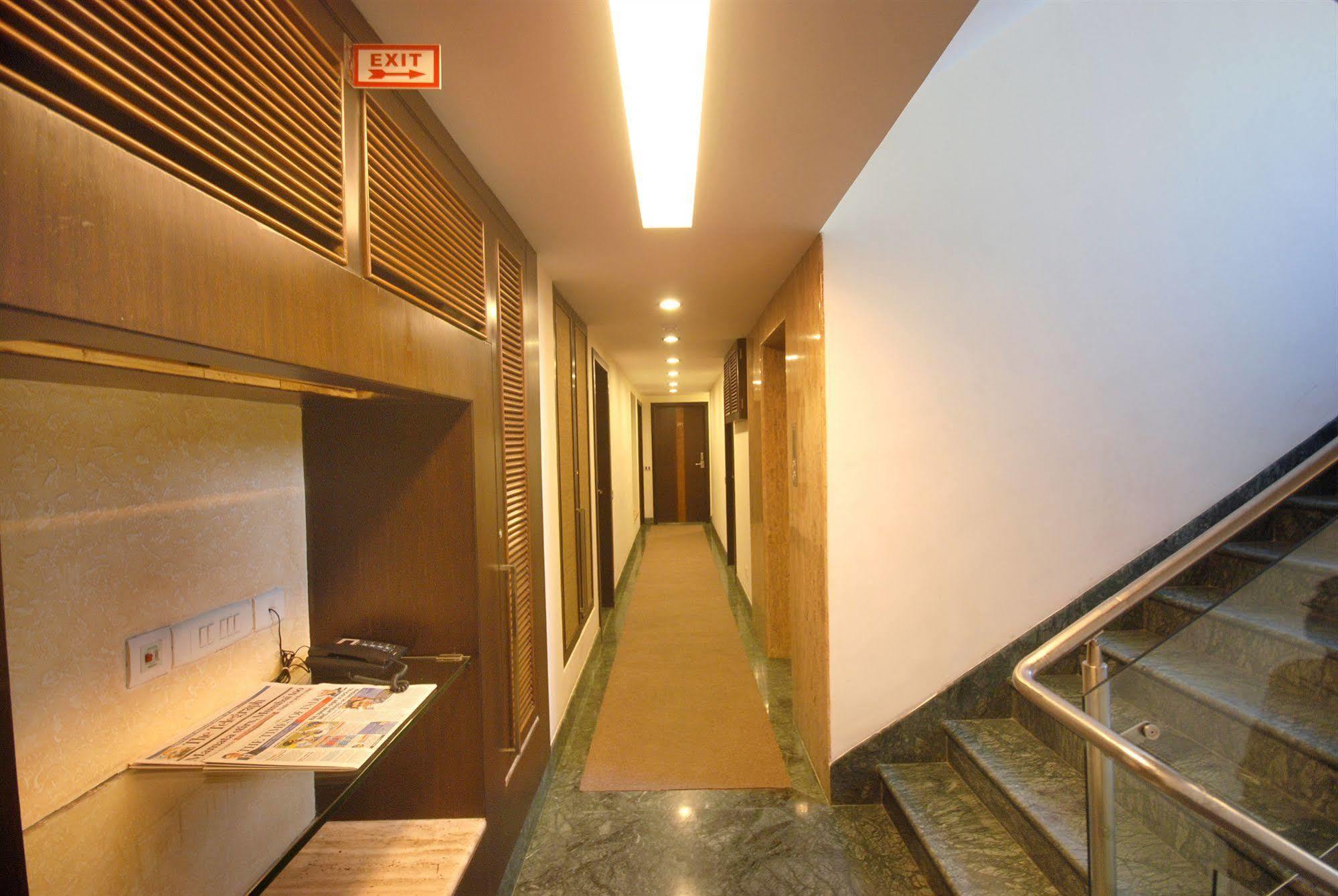 Hotel Metropole Kolkata Eksteriør bilde