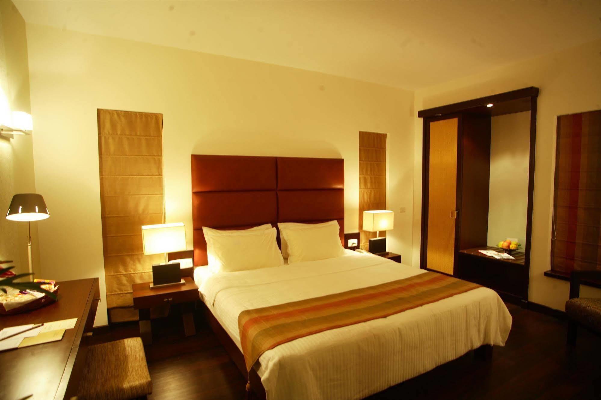 Hotel Metropole Kolkata Eksteriør bilde